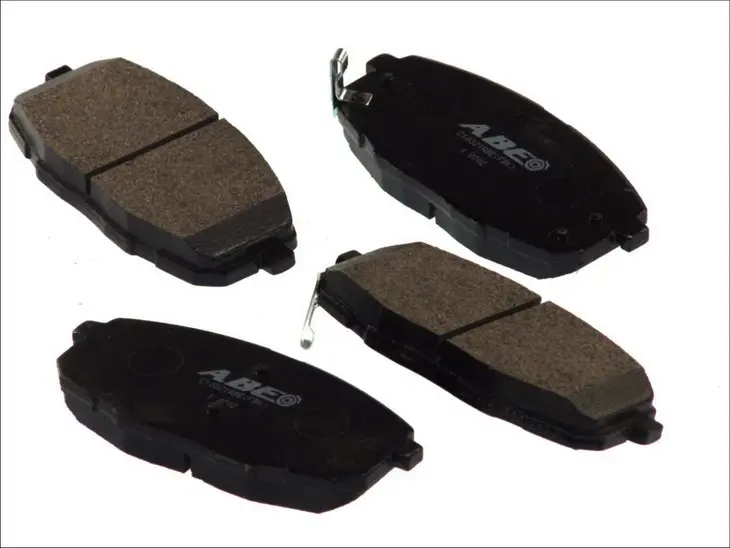 Комплект гальмівних колодок передн, HYUNDAI I30, IX35, KONA KIA CARENS I, CEE\'D, CERATO II, CERATO KOUP III, OPIRUS, PRO CEE\'D, SOUL II RENAULT LAGUNA II 1.0-3.0 07.02- ABE C10321ABE (фото 1)