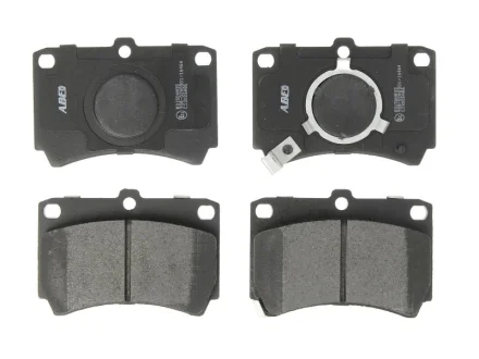 Комплект гальмівних колодок передн, KIA RIO I MAZDA 323 II, 323 III 1.1-1.7D 11.80-02.05 ABE C13026ABE