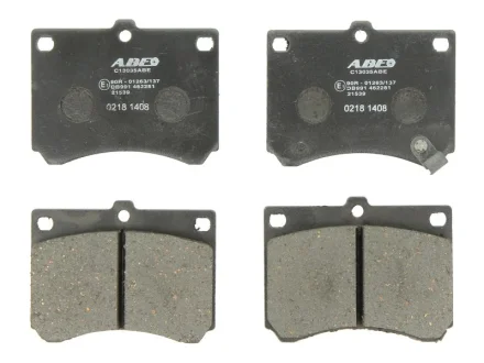 Комплект гальмівних колодок передн, FORD USA ESCORT MAZDA 121 I, 323 C IV, 323 C V, 323 F IV, 323 F V, 323 F VI, 323 III, 323 P V, 323 S IV, 323 S V, 323 S VI, MX-3 1.5-2.0D 11.86-05.04 ABE C13035ABE