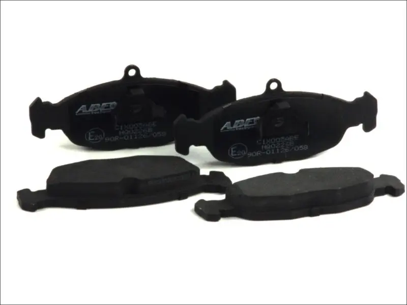 Комплект гальмівних колодок передн, CHEVROLET CORSA, LANOS, TIGRA DAEWOO CIELO, LANOS, LEMANS, NEXIA FSO LANOS JAGUAR XJ, XK 8 OPEL ASTRA F, ASTRA F CLASSIC, COMBO, CORSA A 1.0-6.0 09.82- ABE C1X005ABE (фото 1)
