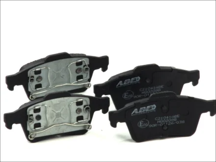 Комплект гальмівних колодок задн, CADILLAC BLS FORD TRANSIT CONNECT NISSAN PRIMERA OPEL SIGNUM RENAULT ESPACE IV, LAGUNA II, LATITUDE, MEGANE II, VEL SATIS SAAB 9-3 1.5D-3.5 09.00- ABE C21041ABE