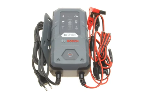 Зарядний пристрій C70 (12V/24V) (14Ah до 300Ah) 10A (EFB/GEL/VRLA/AGM) з підтримкою заряду BOSCH 0 189 911 070