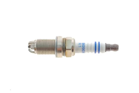 Свічка запалювання VW T4/VW Caddy III/ Renault Kangoo/Audi A6 87- BOSCH 0 241 235 752
