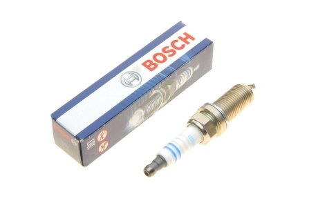 Свеча зажигания Toyota Aygo 1.0 05- BOSCH 0 242 230 607