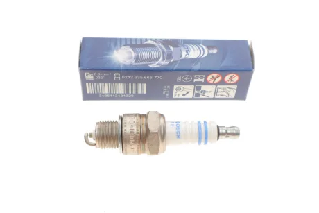 Свічка запалювання Opel Ascona/Kadett/Frontera BOSCH 0 242 235 665