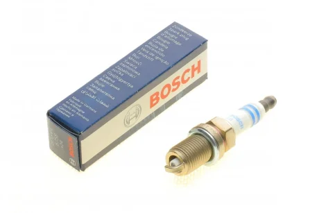 Свічка запалювання Renault Laguna/Megane/Scenic 2.0/2.0TCe 04- BOSCH 0 242 235 749