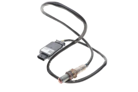 Датчик NOx BMW 1 (F20), 1 (F21), 2 (F22, F87), 2 (F23), 3 (E90), 3 (F30, F80), 3 (F31), 3 (G20, G80, G28), 3 (G21), 3 (G21, G81), 3 GRAN TURISMO (F34), 4 (F32, F82), 4 (F33 1.5D-3.0DH 09.06- BOSCH 0 281 008 502