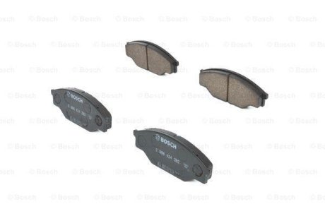 Колодки гальмівні (передні) Toyota Hilux IV-VI 83-06 0 986 424 382 BOSCH 0986424382
