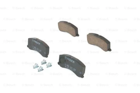 Комплект гальмівних колодок передн, SUZUKI BALENO 1.3-1.9D 07.95-05.02 BOSCH 0 986 424 465