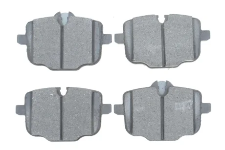 Колодки гальмівні (задні) BMW 5 (G30/G31)/7 (G11/G12)/X5 (G05)/X6 (G06) 17- BOSCH 0 986 424 922