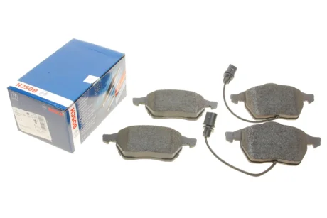Колодки гальмівні (передні) Audi 100 90-94/Audi A6 94-97 (+датчики) BOSCH 0 986 460 937