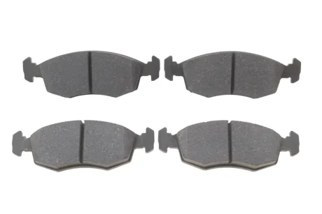 Колодки гальмівні (передні) Ford Escort IV-VI 83-02/Sierra 82-95/Scorpio 85-94/Granada II 77-85 BOSCH 0 986 469 070