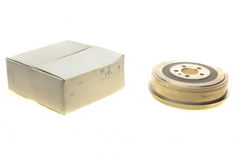 Гальмівний барабан задн CITROEN EVASION, JUMPY I FIAT SCUDO, ULYSSE LANCIA ZETA PEUGEOT 806, EXPERT 1.6-2.1D 06.94-12.06 BOSCH 0 986 477 144