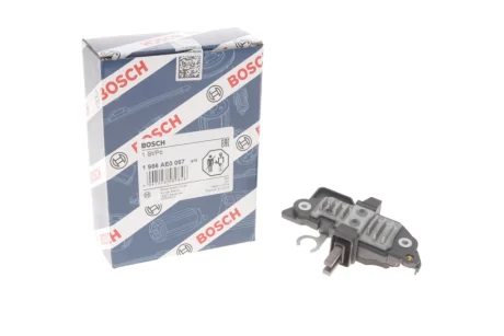 Регулятор напруги VOLVO S60 I, S70, S80 I, V70 I, V70 II, XC70 I HONDA ACCORD VI, CIVIC I, CIVIC II, CIVIC IV MG MGF, TF, ZR, ZS ROVER 25 I, 400 II, 45 I VW LT 28-46 II 1.1-2.5D 09.79-04.10 BOSCH 1 986 AE0 067