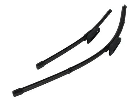 Щітка склоочисника безкаркасна передн із спойлером (2шт) Flat Blades 600/400мм DS DS 3, DS 3 / DS 3 CITROEN C3 PICASSO, C-ELYSEE, DS3 PEUGEOT 208 II, 301 RENAULT CLIO III, FLUENCE 02.98- DENSO DF-017