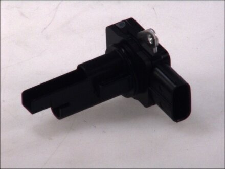 Витратомір повітря (5 pin, картрідж) VOLVO S60 II, S80 II, V60 I, V70 III, XC60 I, XC70 II TOYOTA DYNA, HILUX VII, LAND CRUISER PRADO 2.0-3.0D 03.05- DENSO DMA0106