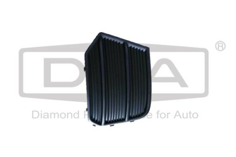 Вставка бампера (под противотуманку) Audi Q3 11-18 (R) DPA 88071822302