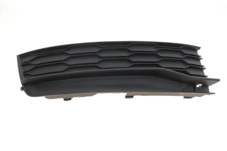 Вставка бампера (під протитуманку) Skoda Rapid 12- (R) DPA 88071846002
