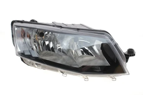 Фара (R) Skoda Octavia 12-20 DPA 89411762702