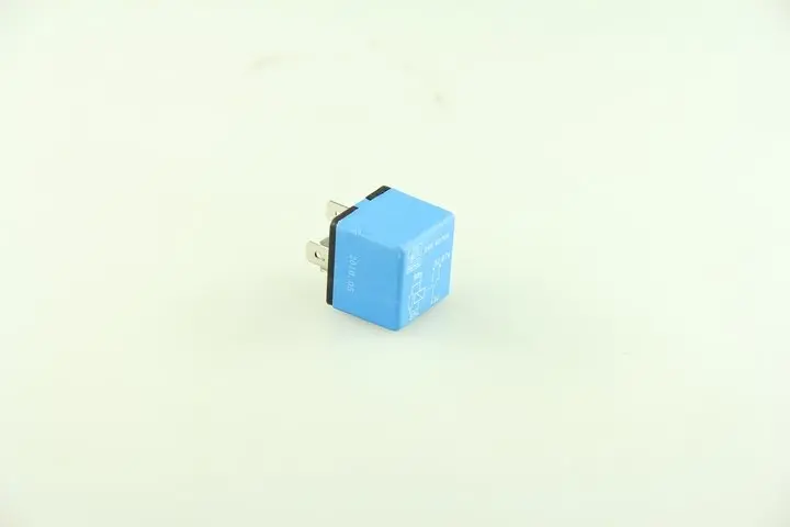 Реле (24V, 30A) DAF 65 CF, 75, 75 CF, 85, 85 CF, CF 65, CF 75, CF 85, SB, XF 105, XF 95 IVECO EUROCARGO I-III, EUROFIRE II, EUROSTAR, EUROTECH MP, EUROTECH MT, EUROTRAKKER, MAGIRUS, P/PA 10.75- DT 6.81036 (фото 1)