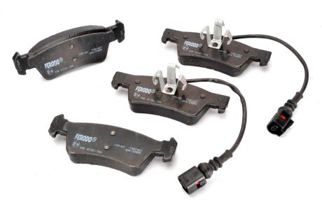 Комплект гальмівних колодок задн, PORSCHE CAYENNE VW TOUAREG 2.5D-4.8 09.02-09.10 FERODO FDB1460