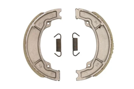 Гальмівні колодки задн 130x28мм (EN) With springs: Так APRILIA SCARABEO MBK YN, YQ PEUGEOT TWEET SACHS ROADSTER YAMAHA DT, RD, SR, TT, XC, XT, XV, XVS, YFM, YN, YQ, YZ 80-600 1976-2010 FERODO FSB733A