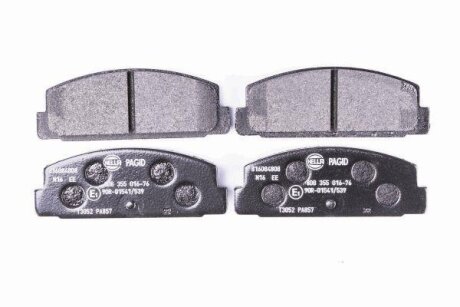 Фото колодки гальмівні дискові комплект задні HELLA 8DB355016761 Колодки гальмівні дискові комплект задні HELLA 8DB355016761