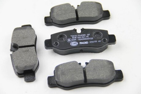Колодки гальмівні дискові комплект задні HELLA 8DB355021761
