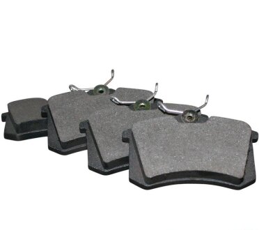 Фото гальмівні колодки A4/A6/C3/C4/Golf/Passat 1.2 -2.7 88- JP GROUP 1163705310 Гальмівні колодки A4/A6/C3/C4/Golf/Passat 1.2 -2.7 88- JP GROUP 1163705310