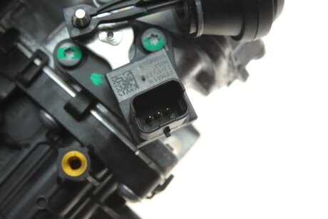Клапан EGR (модуль з радіатором) CITROEN C4 GRAND PICASSO II, C4 II, C4 PICASSO II, C4 SPACETOURER, C5 AIRCROSS, C5 III, DS4, DS5, GRAND C4 SPACETOURER, JUMPER II, JUMPY III 1.5D/2.0D 04.09- MAHLE / KNECHT CE4000P