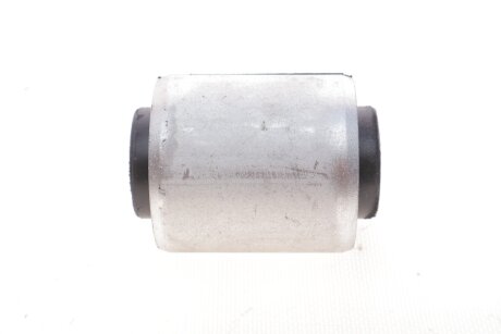 Фото сайлентблок важеля (переднього/знизу) MB Sprinter 907/910 2.0D-Electric 18- MEYLE 014 610 0078 Сайлентблок важеля (переднього/знизу) MB Sprinter 907/910 2.0D-Electric 18- MEYLE 014 610 0078