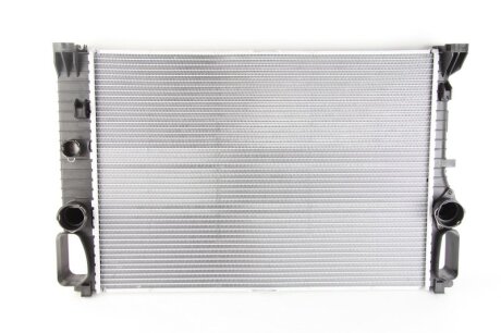 Радіатор охолодження двигуна First Fit NISSENS 62796A
