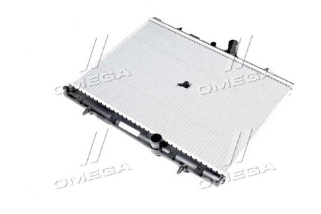 Радіатор охолодження двигуна First Fit NISSENS 63606A