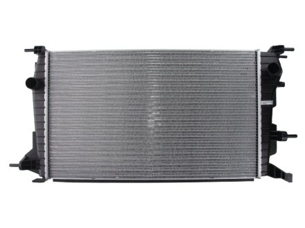 Радіатор охолодження двигуна NISSENS 637616