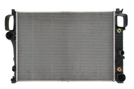 Радіатор охолодження двигуна First Fit NISSENS 67107A
