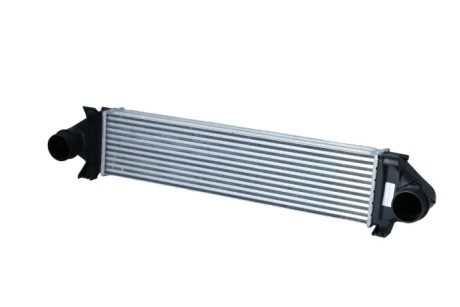 Радіатор інтеркулера Land Rover Freelander 2.2D 06-14 NRF 30374