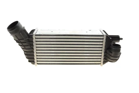 Радіатор інтеркулера Citroen C4/DS4/Peugeot 308/3008 2.0 HDI 07- NRF 30462