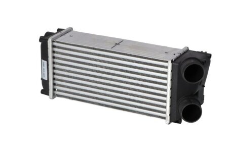 Радіатор інтеркулера Citroen C4/Peugeot 307 1.6 HDi 03-13 NRF 30860