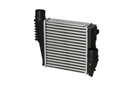 Радиатор интеркулера Peugeot 3008/308SW 1.2-2.0D 13- NRF 30924 (фото 1)
