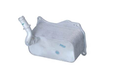 Радіатор масляний MB C-class (W204/W205)/E-class (W212/W213) 11- (теплообмінник) NRF 31839