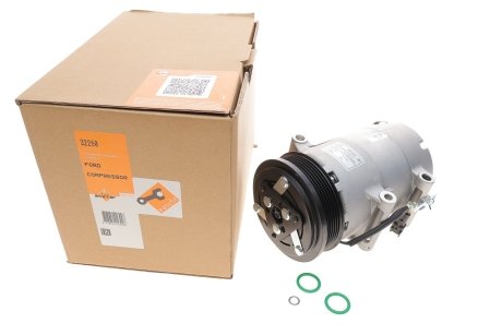 Компрессор кондиционера Ford C-Max/Kuga/Volvo C30/C70/S40/V50 2.0D 03-12 NRF 32250