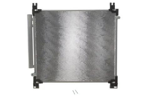 Радіатор кондиціонера (з осушувачем) Toyota Hilux VIII 2.4D/2.8D-4D 15- NRF 350655
