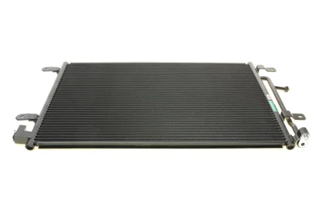 Радіатор кондиціонера Audi A4/Seat Exeo 1.6-3.2 02-13 NRF 35560