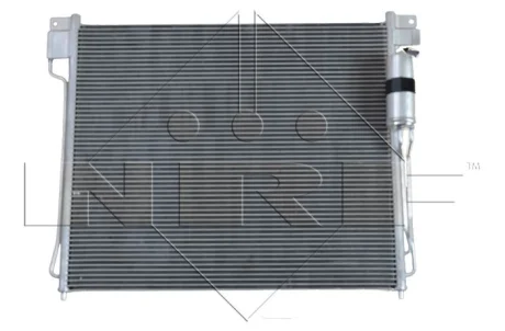 Радіатор кондиціонера (з осушувачем) Nissan Navara NP300 2.5 dCi 05- NRF 35582