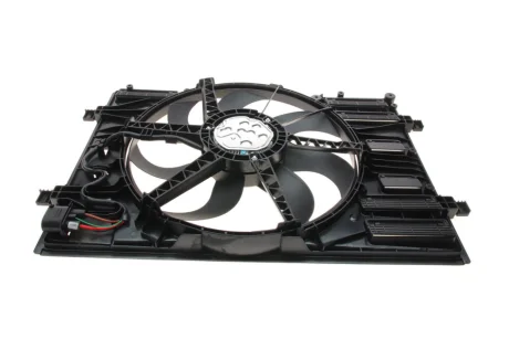 Вентилятор охолодження двигуна Audi Q2/Q3/VW Tiguan/Touran 15- (з дифузором) (d=438mm) NRF 47916