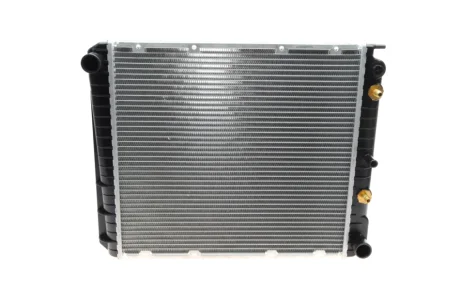 Радіатор охолодження Volvo 740/940 2.0-2.3 85-94 NRF 514782