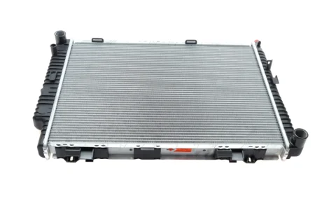 Радіатор охолодження MB E-class (W210) 2.0-2.2 CDI 98-03 (OM611/M111) NRF 53784