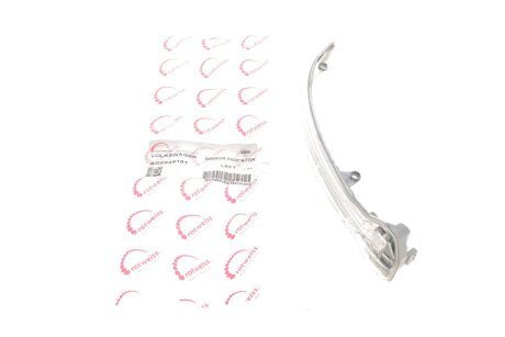 Повторювач повороту на дзеркало VW Golf VII/Touran 12- (L) (всередині OE VAG) ROTWEISS 5G0949101
