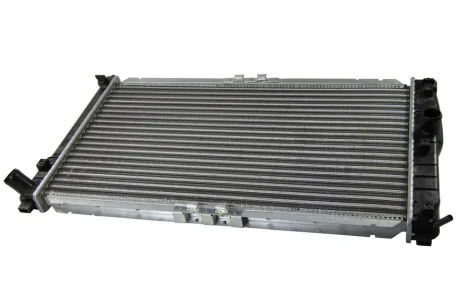 Радіатор двигуна DAEWOO LACETTI, NUBIRA 1.6/2.0 05.97- THERMOTEC D70006TT
