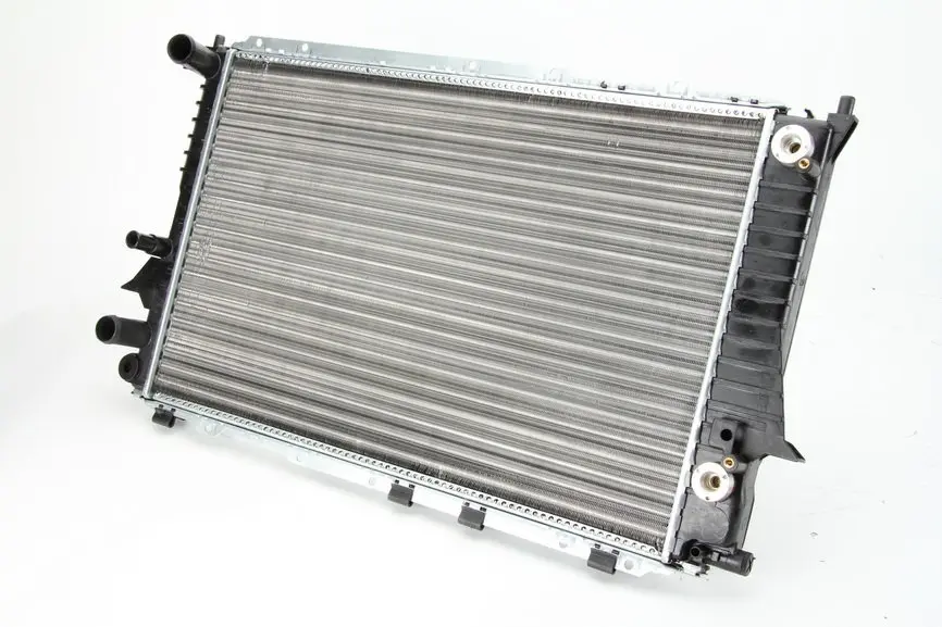 Радіатор двигуна (акпп) AUDI 100 C3, 100 C4, A6 C4, A6 C5 1.8-4.2 01.90-01.05 THERMOTEC D7A016TT (фото 1)